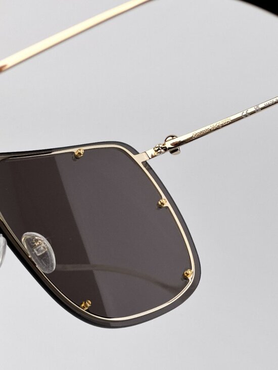 $454 Alexander McQueen AM0313S 001 Women Alexander McQueen Women’s Sunglasses Gold Grey Shield AM0313S 001 NEW AUTHENTIC